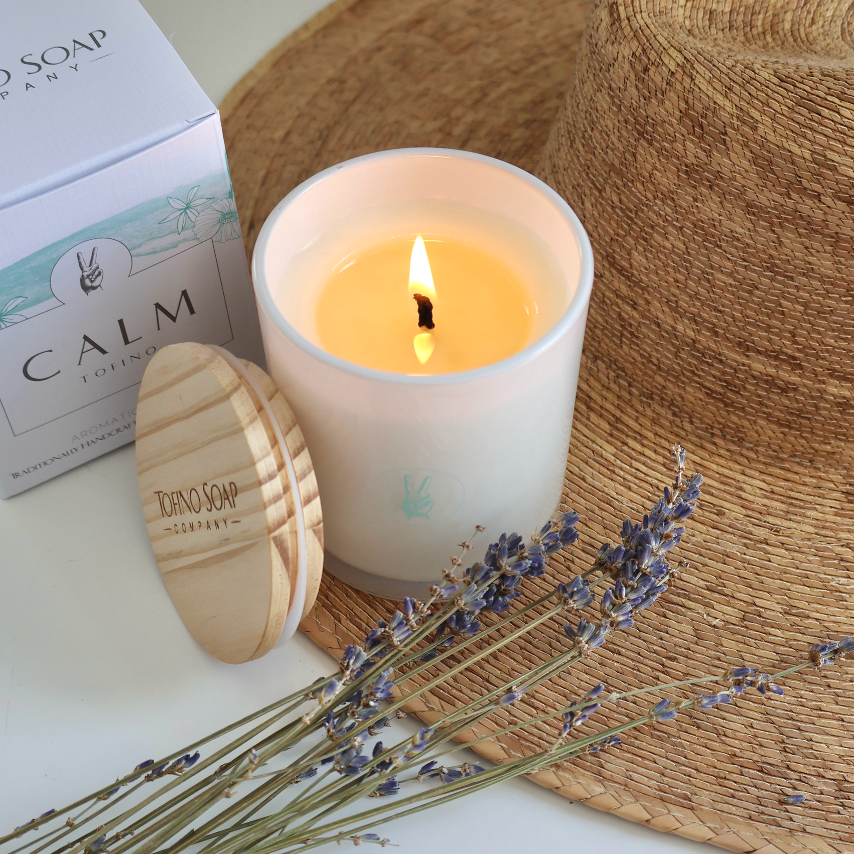 calm candle with lavender tofino